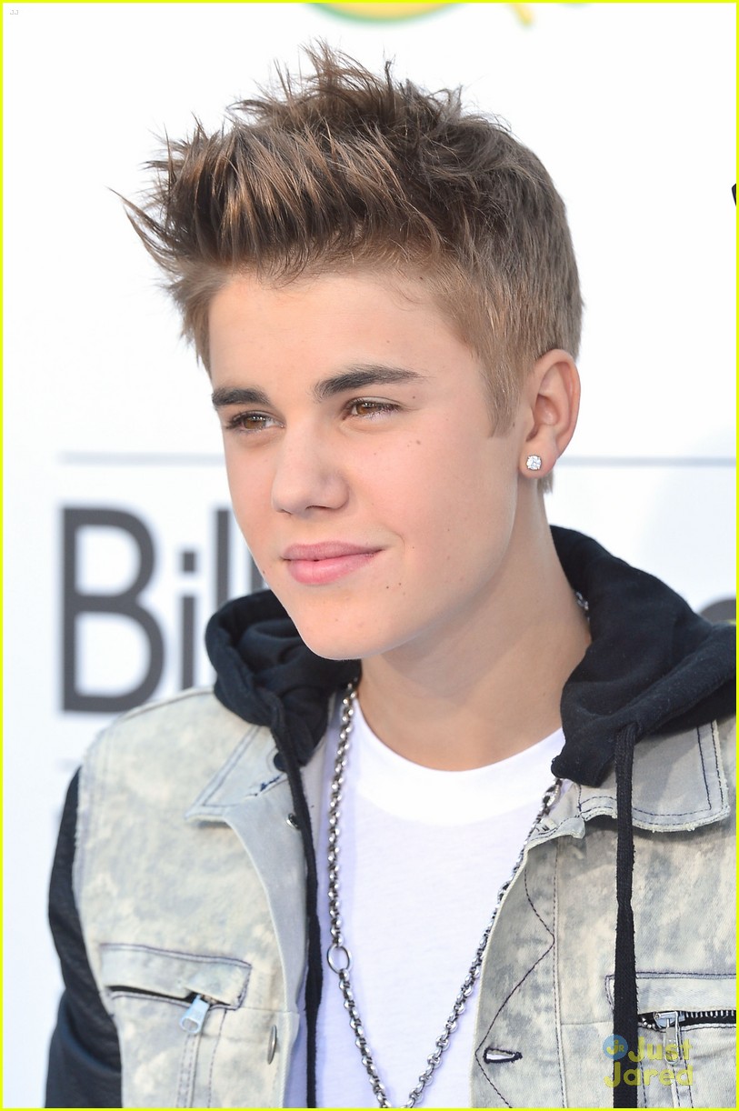 justin-bieber-2012-bbma-07